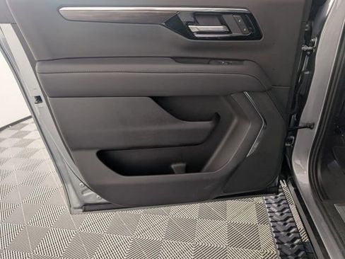 Certified 2025 Chevrolet Suburban Z71 image 30