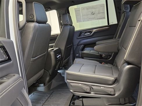 New 2025 GMC Yukon XL Elevation image 6