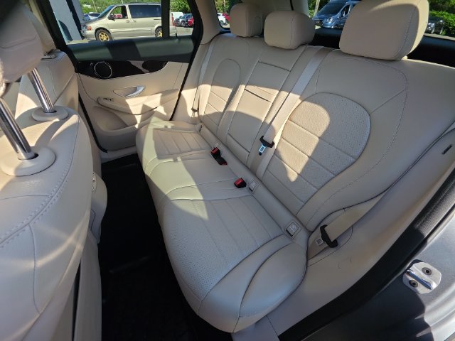 Used 2022 Mercedes-Benz GLC 300 4MATIC image 23
