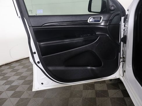 Used 2019 Jeep Grand Cherokee Altitude image 20