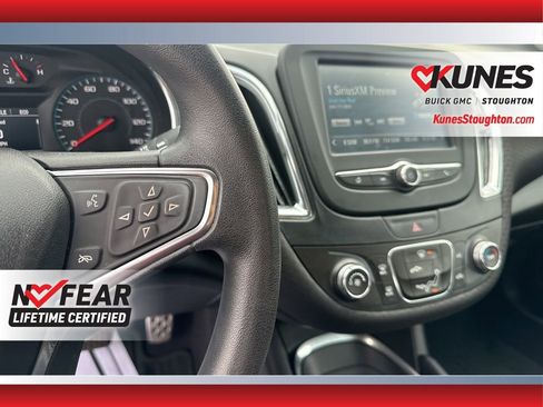 Used 2017 Chevrolet Malibu LT image 29