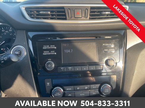 Used 2016 Nissan Rogue SV image 31