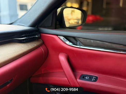 Used 2018 Maserati Quattroporte S GranSport image 17