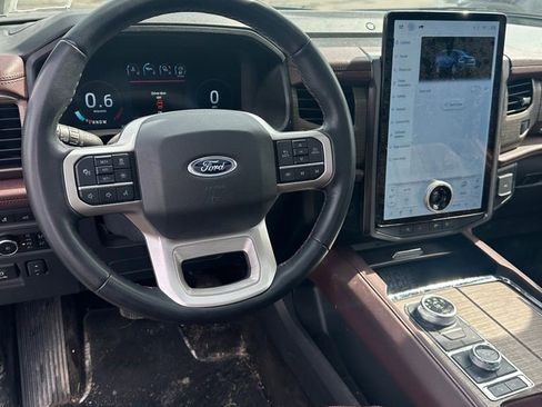 Used 2023 Ford Expedition Limited image 14