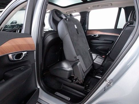 Certified 2024 Volvo XC90 B5 Plus image 31