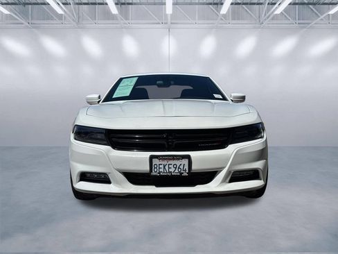 Used 2018 Dodge Charger SXT RWD image 2