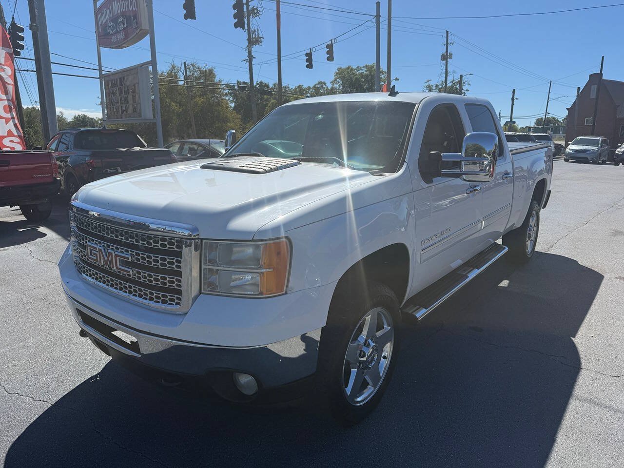 Used 2012 GMC Sierra 2500 Denali w/ Suspension Package, Off-Road AWD/4WD image 7