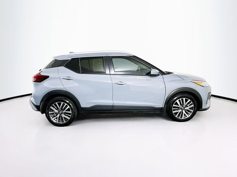 Used 2024 Nissan Kicks SV image 10