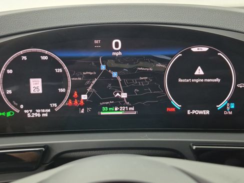 Used 2026 Porsche Cayenne E-Hybrid Coupe AWD/4WD image 12