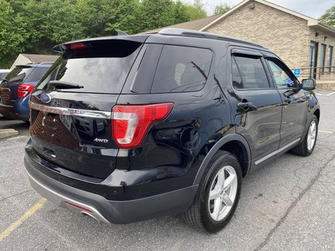 Used 2017 Ford Explorer XLT w/ Equipment Group 202A AWD/4WD image 5