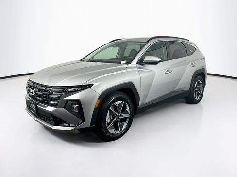 Used 2025 Hyundai Tucson SEL FWD image 3