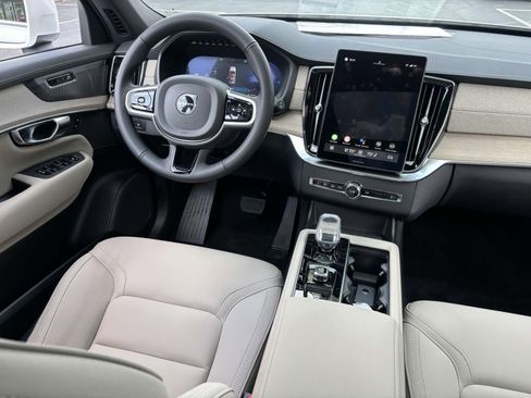 New 2026 Volvo XC90 T8 Plus w/ Protection Package Premier image 31