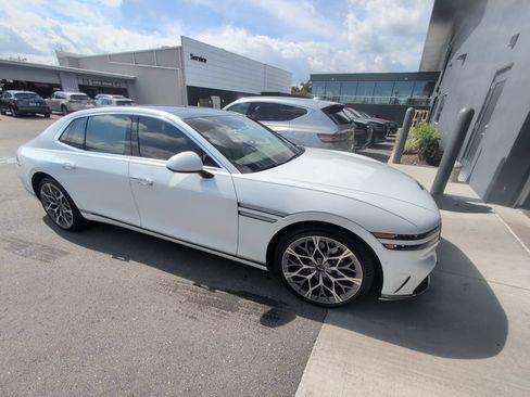 Used 2025 Genesis G90 3.5T AWD/4WD image 3