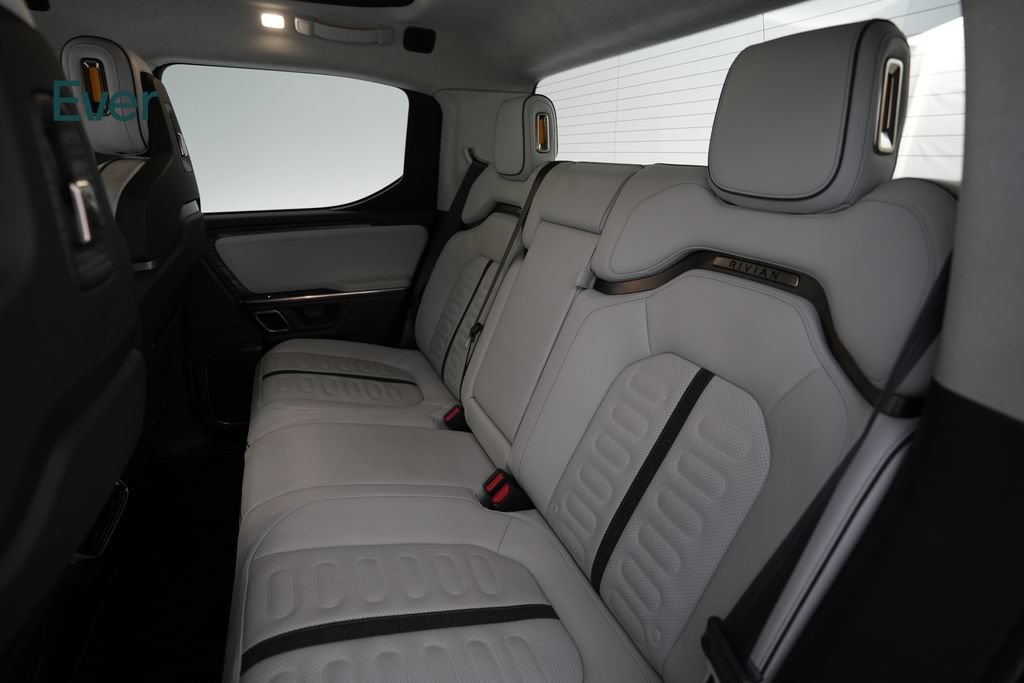 Used 2022 Rivian R1T Adventure AWD/4WD image 24