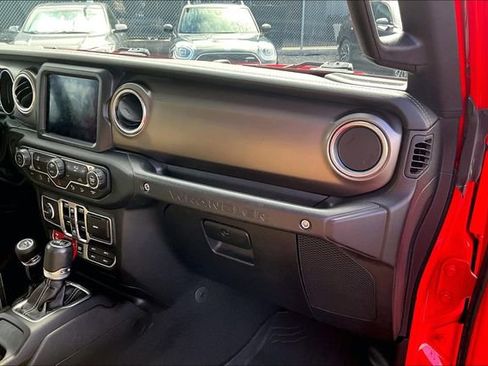 Used 2018 Jeep Wrangler Unlimited Rubicon image 16