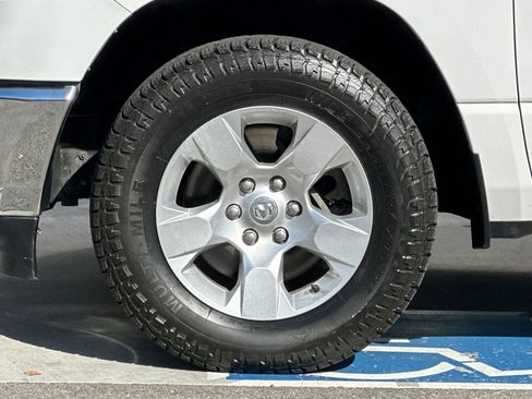 Used 2020 RAM 1500 Big Horn AWD/4WD image 25