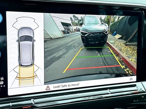 Used 2025 Volkswagen Atlas SE w/ Panoramic Sunroof Package image 19