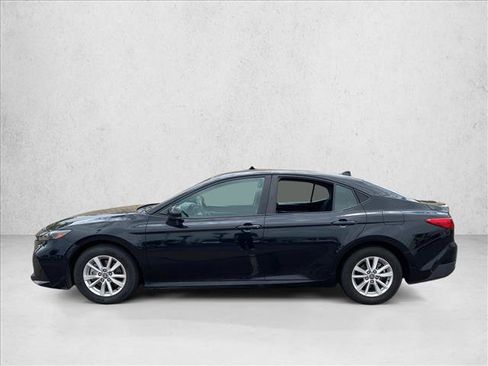Used 2025 Toyota Camry LE FWD image 8