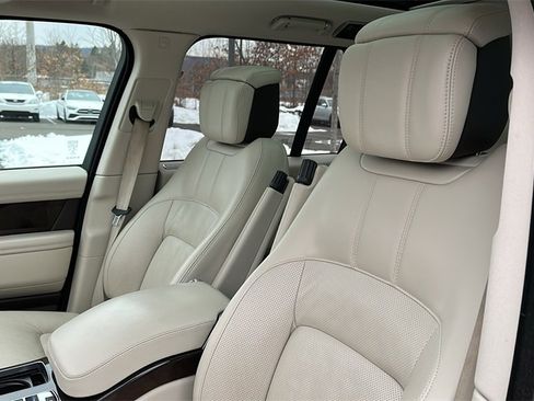 Used 2022 Land Rover Range Rover Westminster Edition image 11