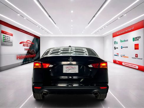Used 2022 Nissan Altima 2.5 SR w/ Midnight Edition Package FWD image 7
