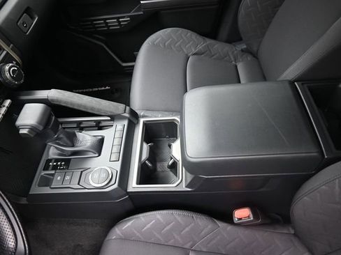 Certified 2025 Toyota Tacoma SR5 image 31