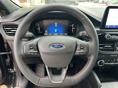 Used 2025 Ford Escape ST-Line FWD image 11
