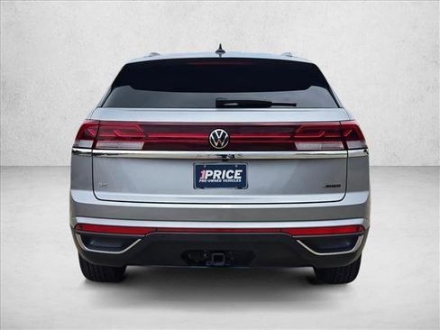 Used 2025 Volkswagen Atlas Cross Sport SE AWD/4WD image 6
