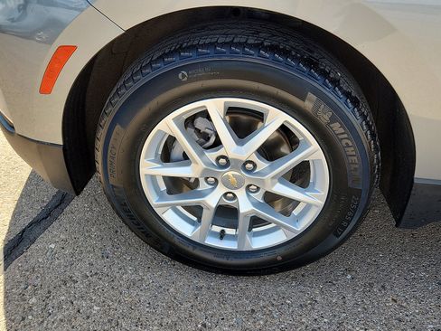 Used 2024 Chevrolet Equinox LT image 7