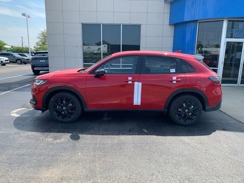 Certified 2025 Honda HR-V Sport image 8