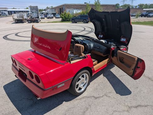 Used 1990 Chevrolet Corvette Convertible RWD image 41
