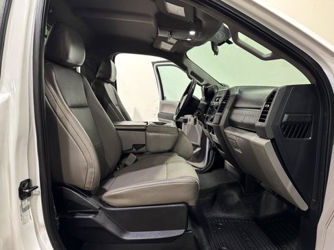 Used 2018 Ford F450 XL w/ Power Equipment Group image 14