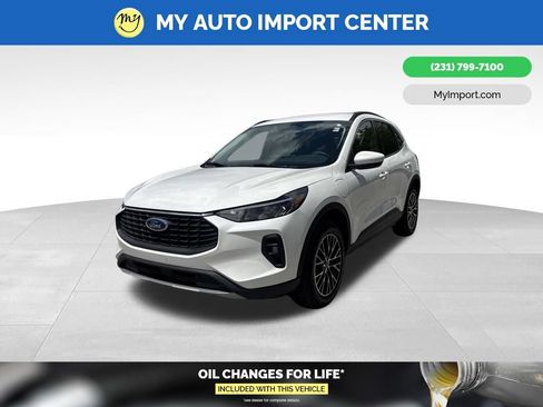 Used 2025 Ford Escape SE FWD image 3