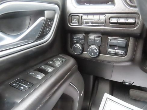 Used 2021 Chevrolet Suburban High Country w/ Premium Package AWD/4WD image 35