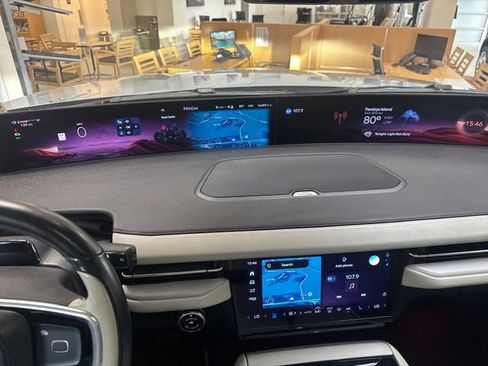 Used 2025 Lincoln Navigator Reserve AWD/4WD image 16
