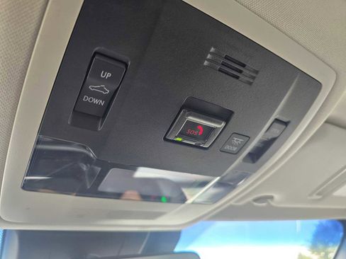 Used 2022 Lexus ES 250 w/ Premium Package image 33