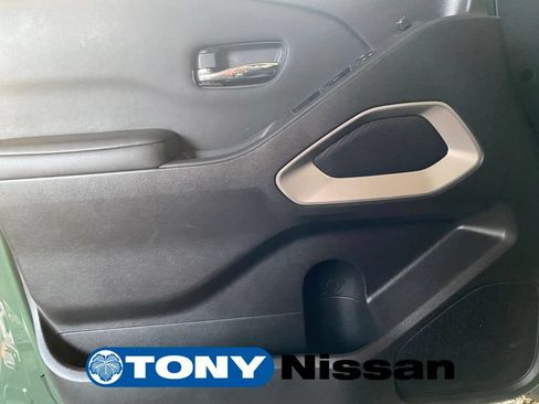Used 2023 Nissan Frontier SV w/ Technology Package AWD/4WD image 13