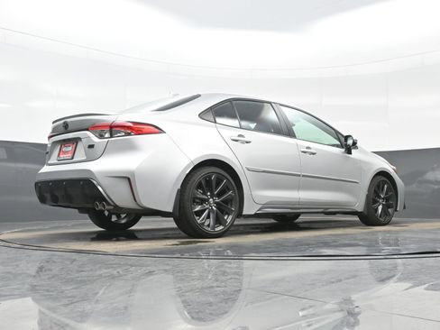 Used 2025 Toyota Corolla SE w/ SE Premium Package image 32