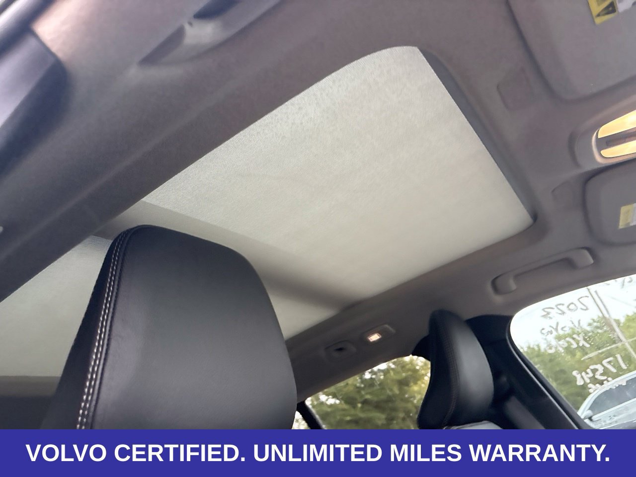 Used 2023 Volvo XC40 B5 Plus w/ Protection Package Premier AWD/4WD image 14