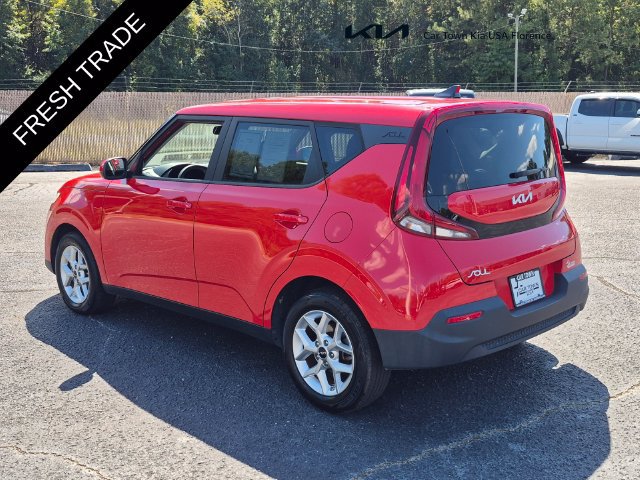 Certified 2022 Kia Soul LX w/ Technology Package FWD image 5