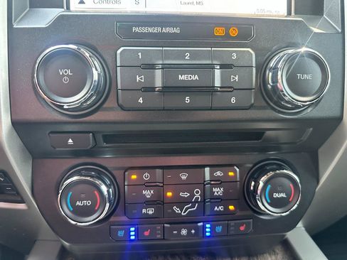 Used 2018 Ford F350 Lariat w/ Lariat Ultimate Package AWD/4WD image 45
