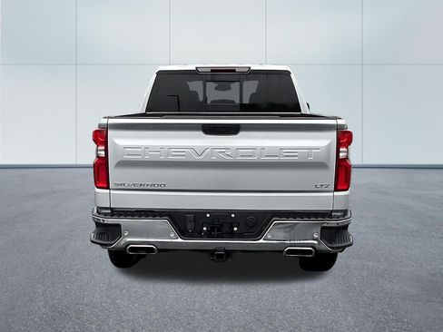 Used 2022 Chevrolet Silverado 1500 LTZ w/ LTZ Premium Package AWD/4WD image 5