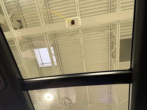 Used 2025 Mercedes-Benz GLE 450e 4MATIC image 21