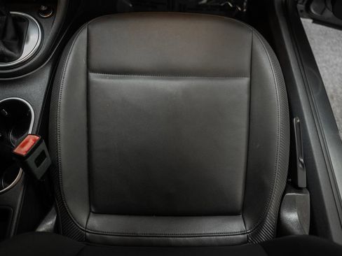 Used 2014 Volkswagen Beetle 2.5 image 32