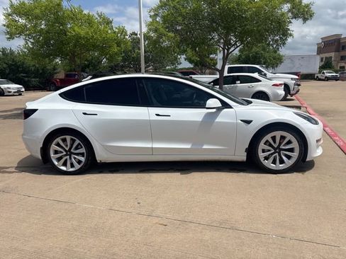 Used 2021 Tesla Model 3 Standard Range Plus RWD image 4