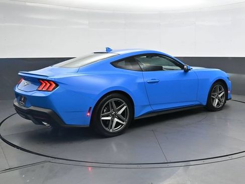 Used 2025 Ford Mustang Premium RWD image 4