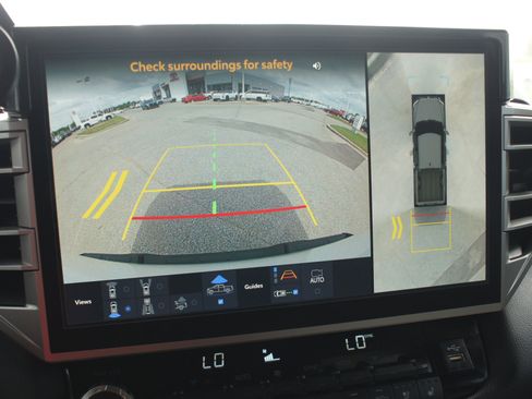 Used 2025 Toyota Tundra Limited AWD/4WD image 7