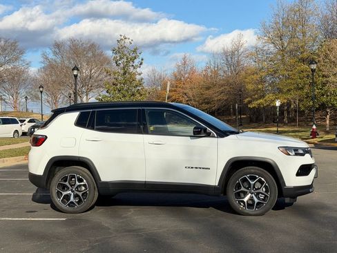 New 2026 Jeep Compass Limited image 5