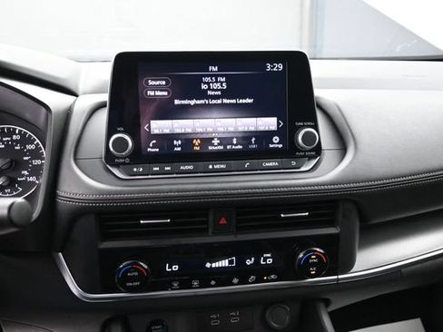 Used 2025 Nissan Rogue SV FWD image 24