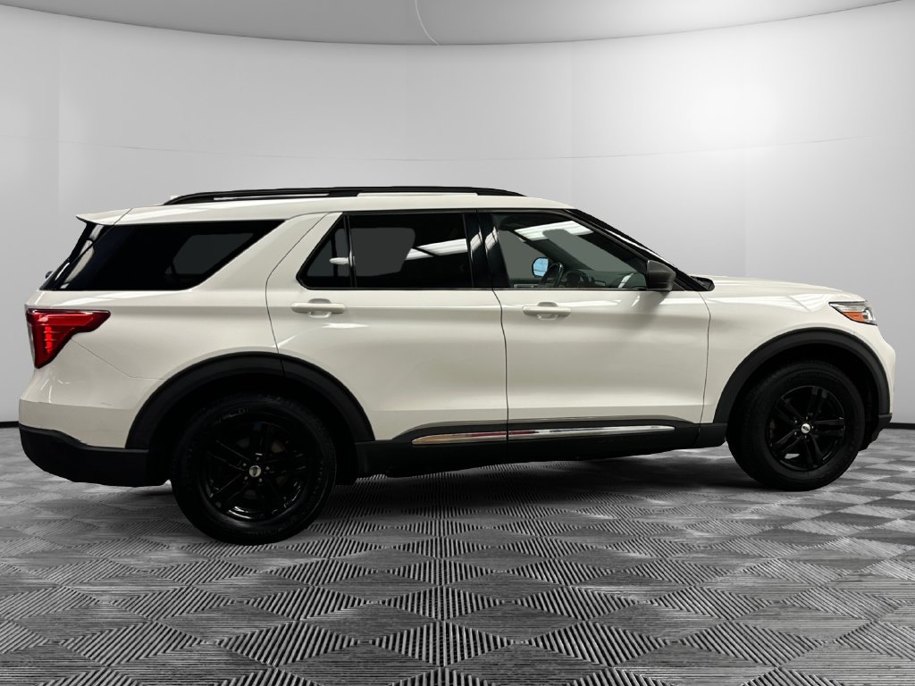 Used 2020 Ford Explorer XLT w/ Equipment Group 202A AWD/4WD image 6