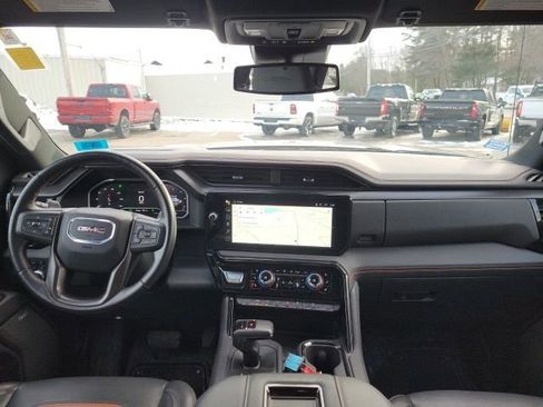 Used 2022 GMC Sierra 1500 AT4 w/ AT4 Preferred Package image 16